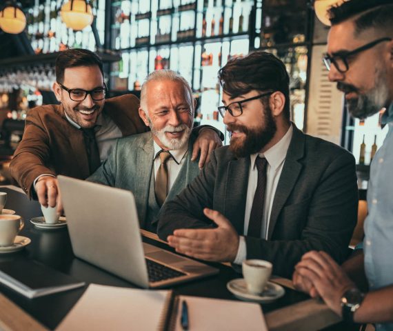 interacting-with-other-professionals-FWSWYRV