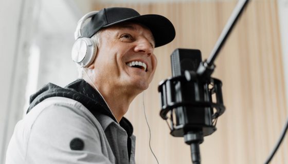 news-radio-a-man-in-headphones-works-in-a-studio-u-2022-03-02-21-18-02-utc